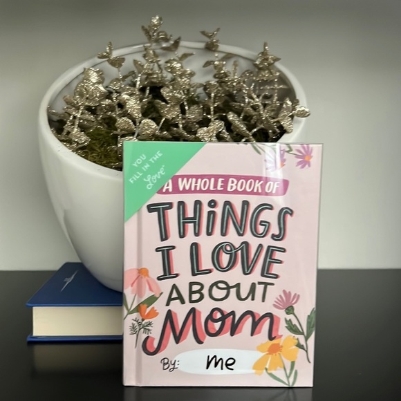 Mother’s Day Gift Book - Picture 1 of 7